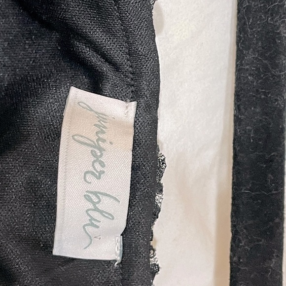 Like new juniper blu cotton/polyester top with sheer sleeves - Picture 5 of 6